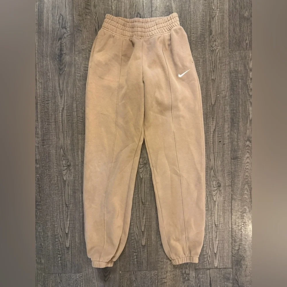 Nike Collection Fleece Loose-Fit Cuffed Sweatpants- Sand- Size XS